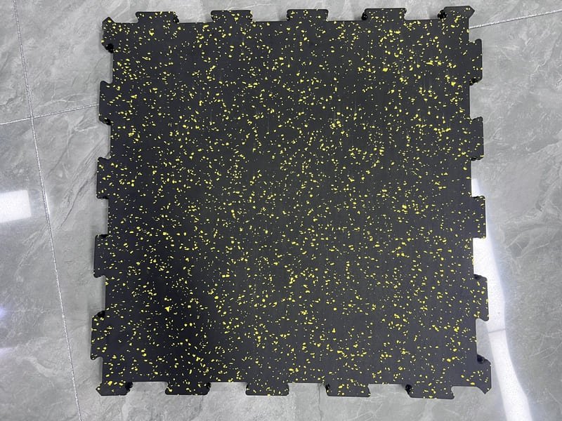 An engineering diagram comparing a tight-tolerance interlock with a loose-tolerance interlock that leads to gaps.